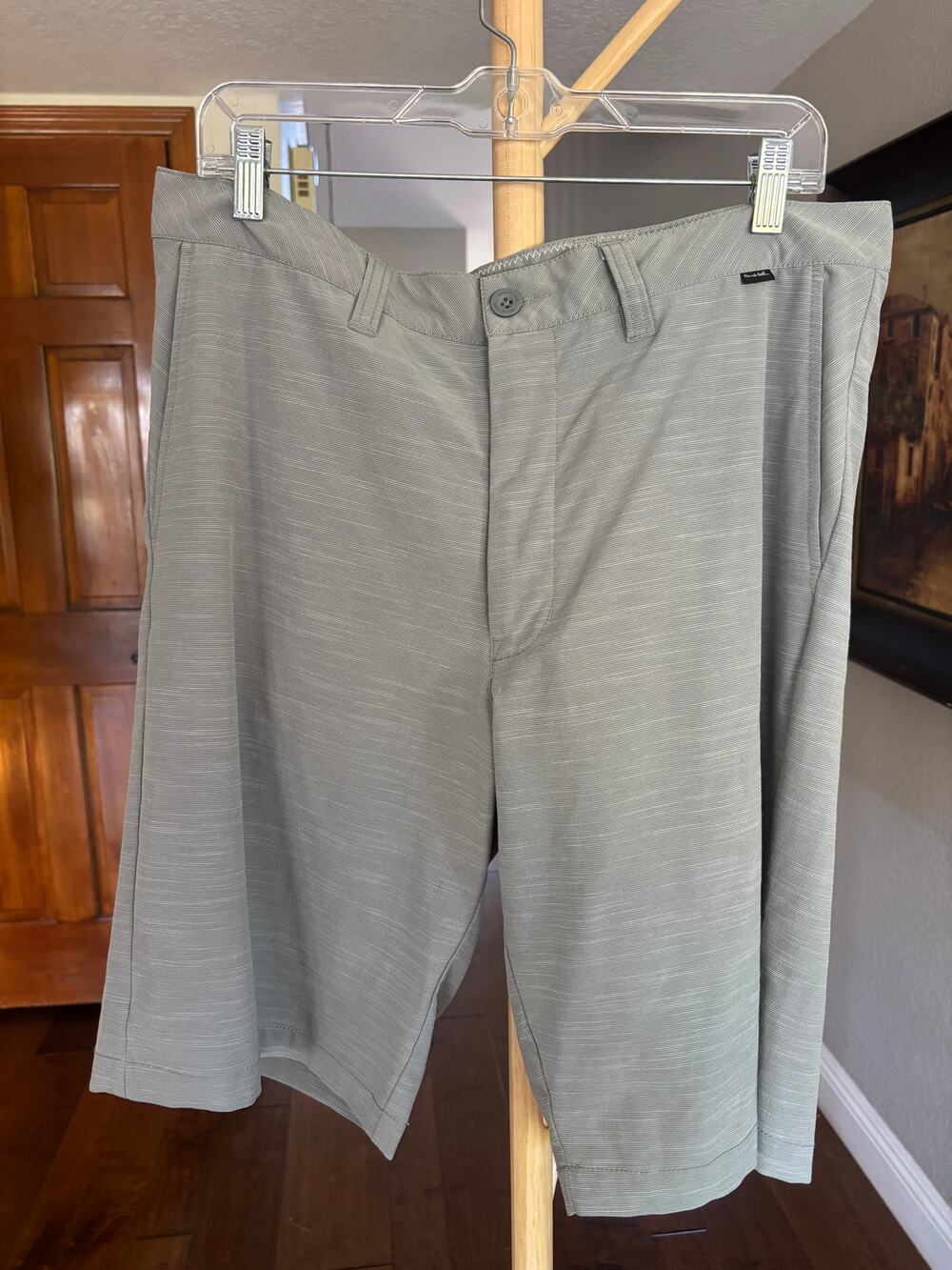 TravisMathew Mens 36 Gray Striped Golf Shorts Stretch Performance Flat Front